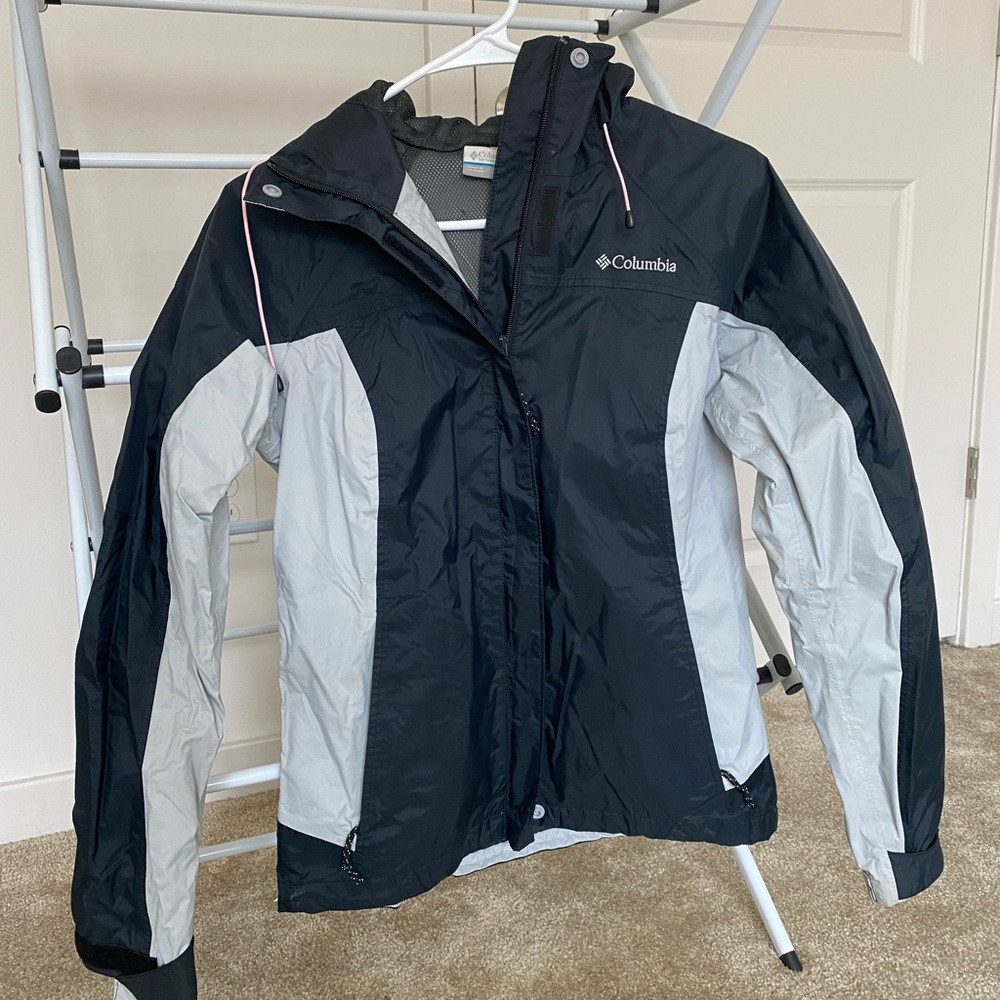 Women’s Columbia rain jacket